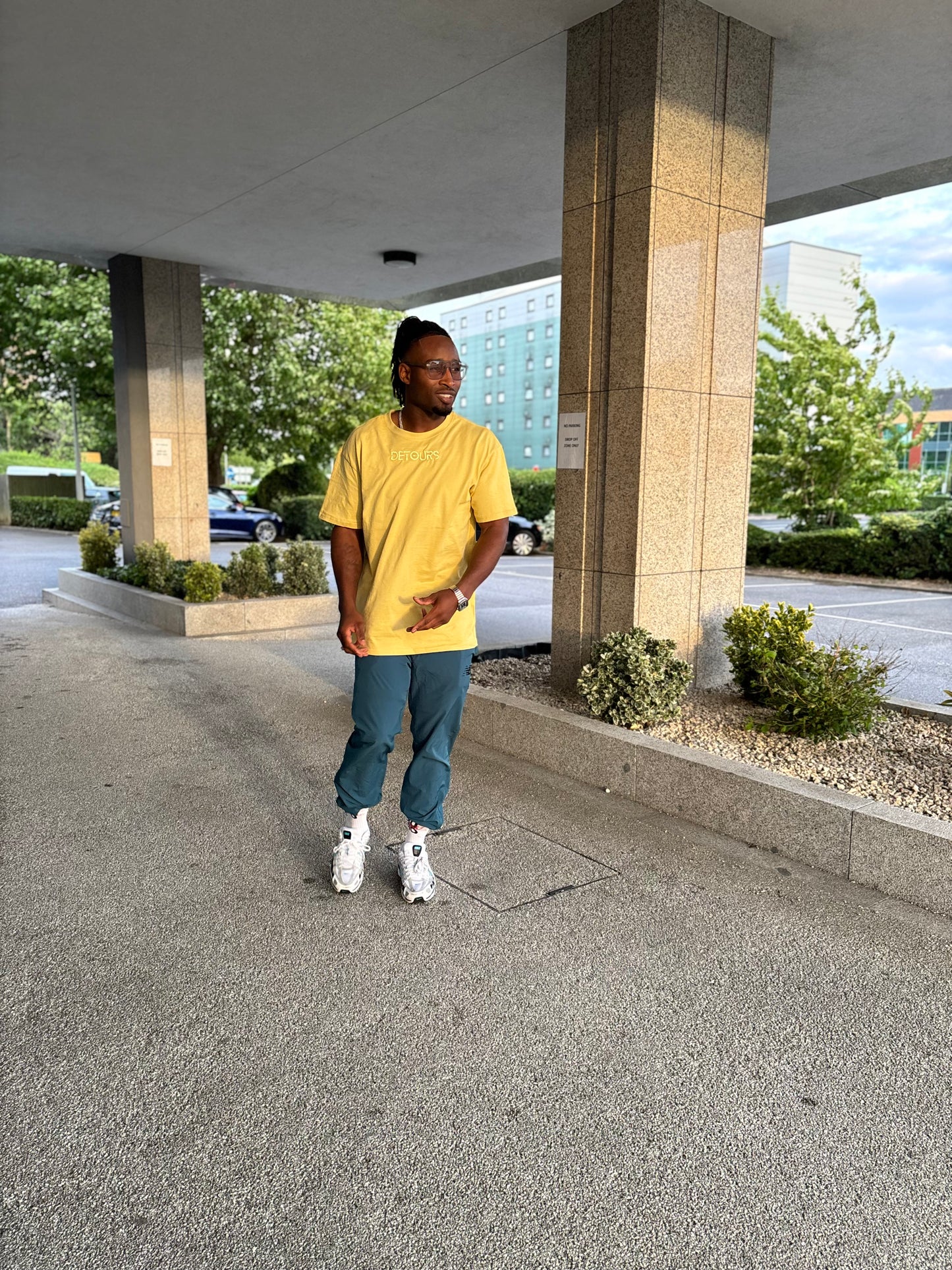 YELLOW OVERSIZED TEE